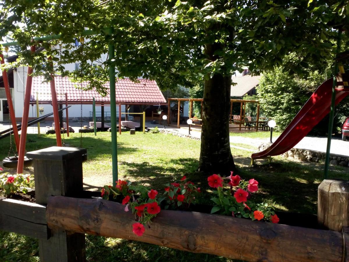 Guesthouse Arnika Fužine Extérieur photo